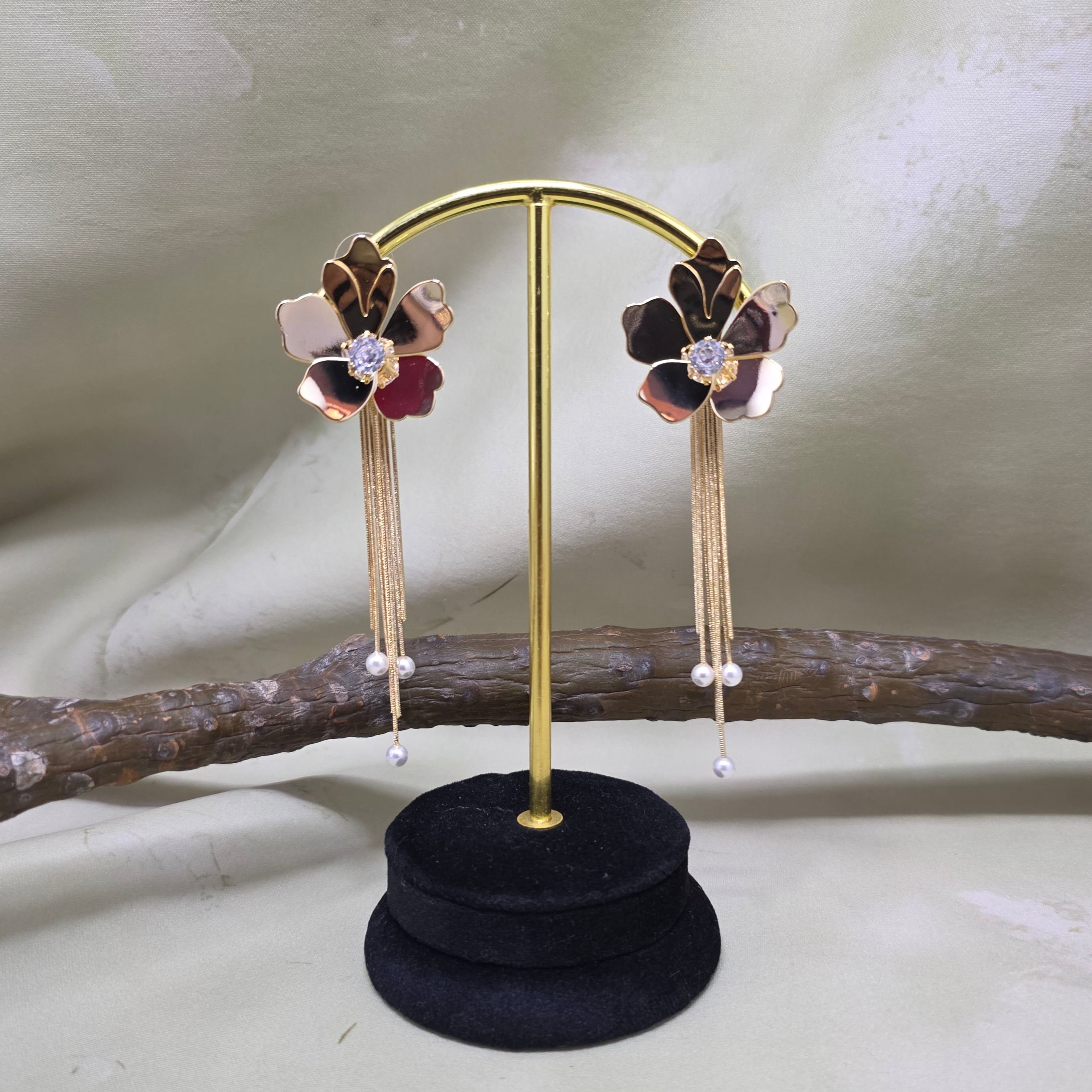 Flower chain dangler